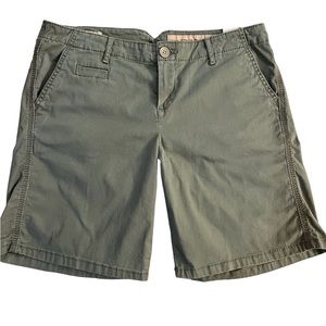 Nine West Vintage American Jeans Relaxed Fit Womens Shorts.   Size 13